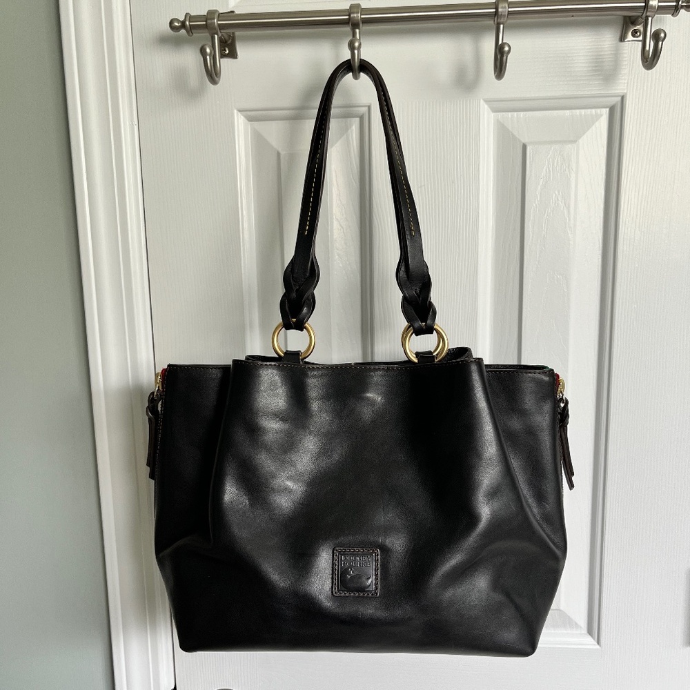 Like NEW! Dooney & Bourke Florentine Large Zip Barlow - Black